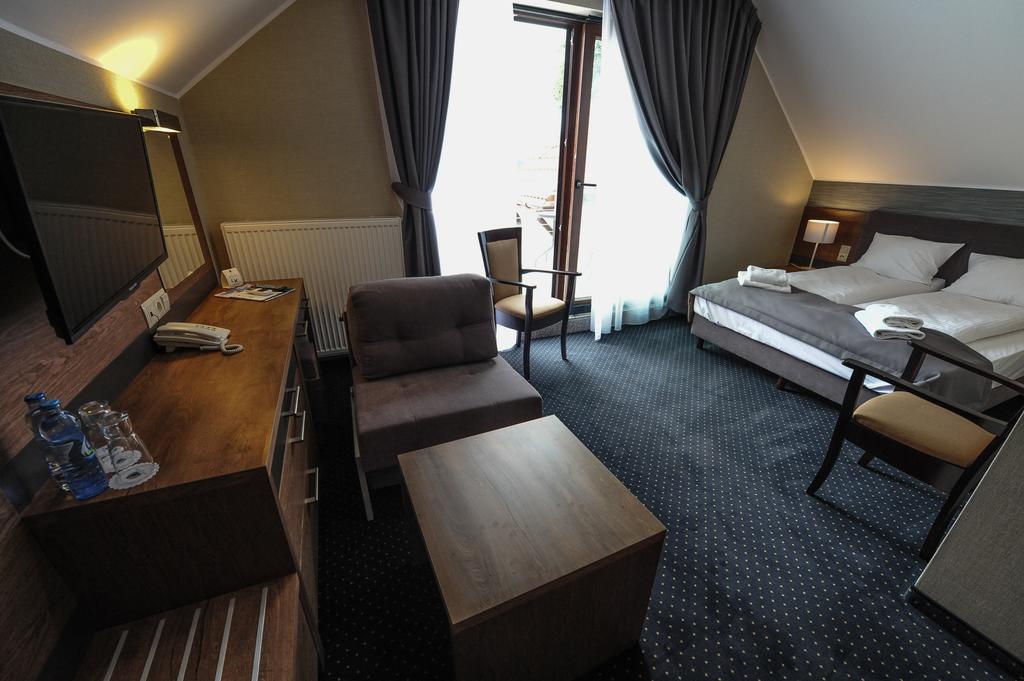 Hotel Rudnik Грудзёндз Экстерьер фото