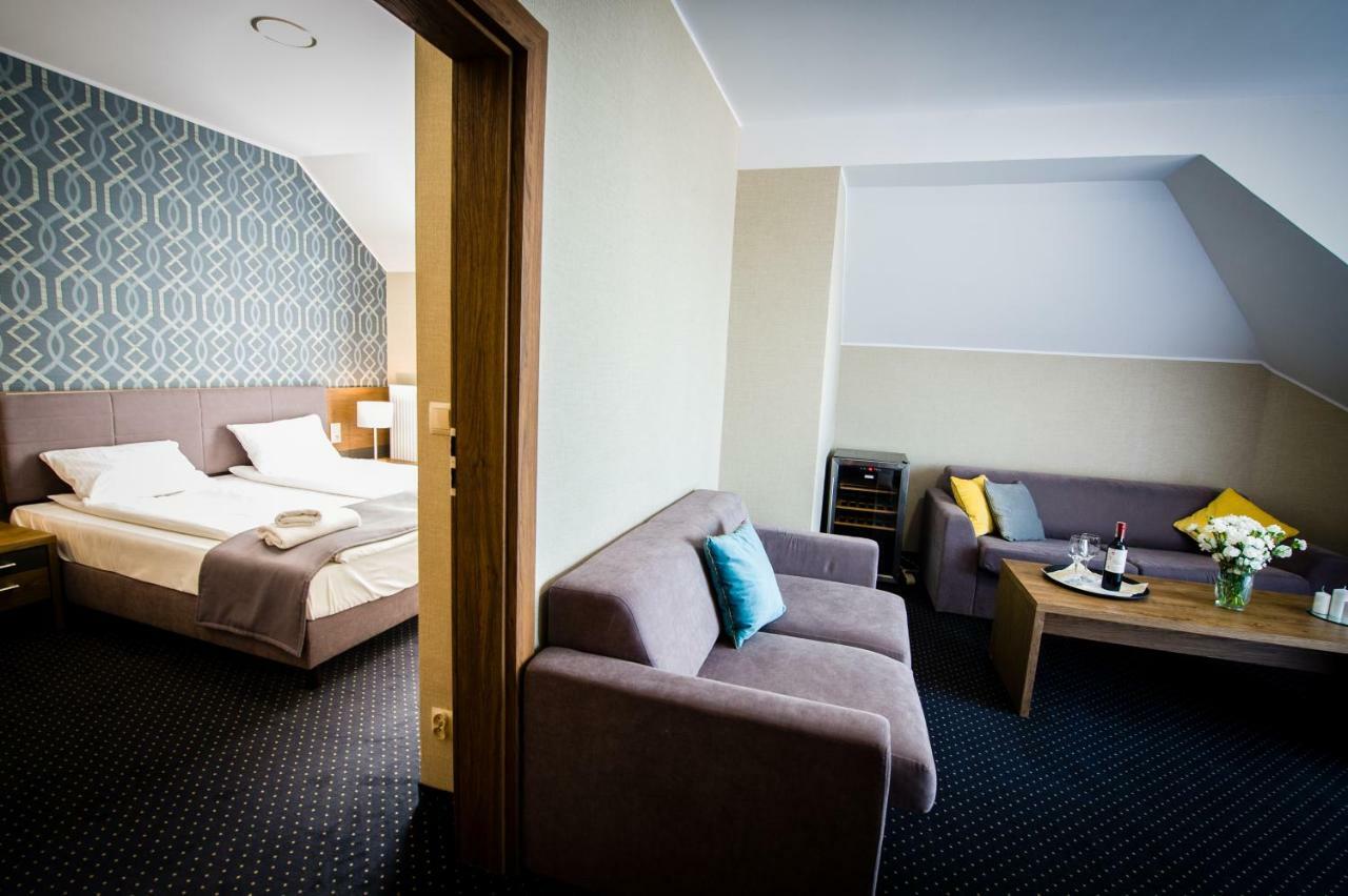 Hotel Rudnik Грудзёндз Экстерьер фото