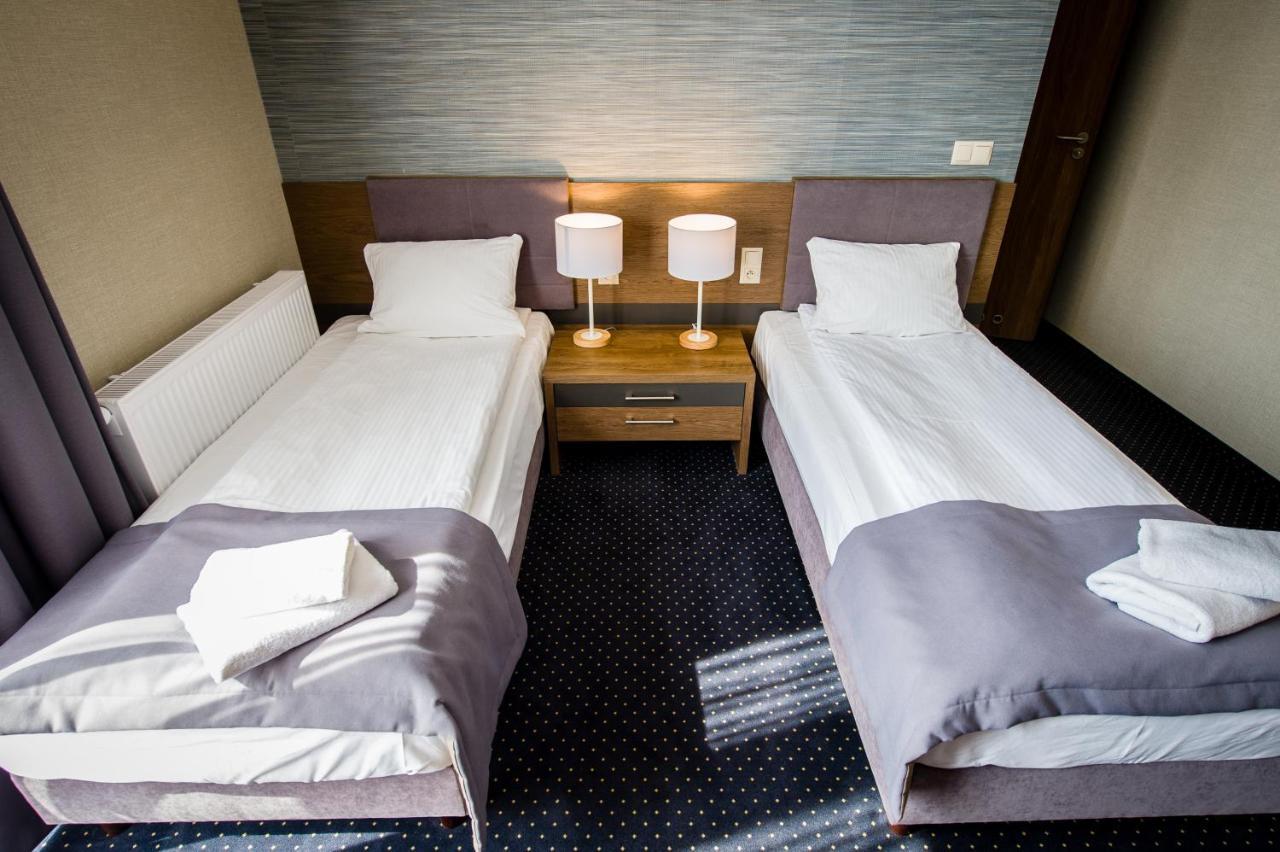 Hotel Rudnik Грудзёндз Экстерьер фото