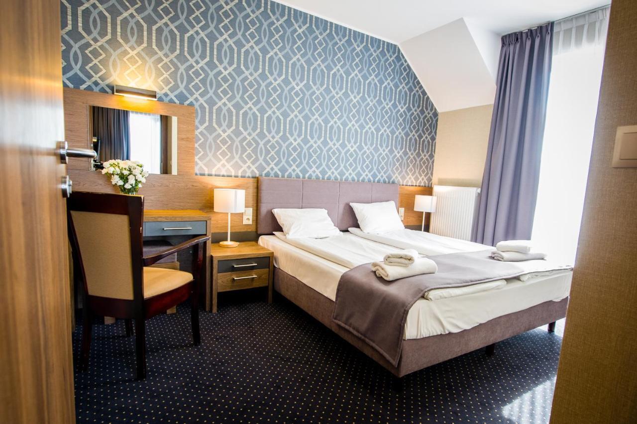 Hotel Rudnik Грудзёндз Экстерьер фото